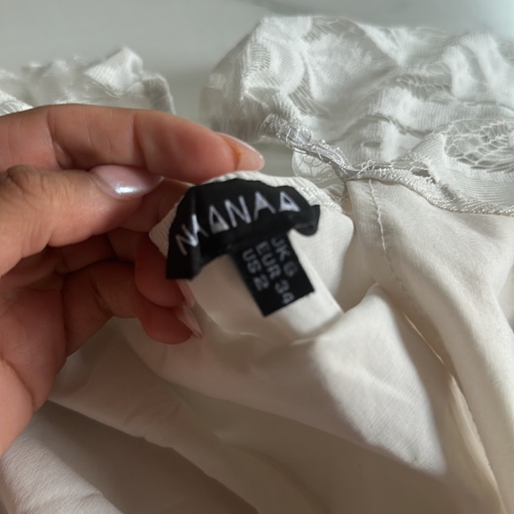 White Front Knot Lace Sleeve Crop Top - Picture 3 of 3